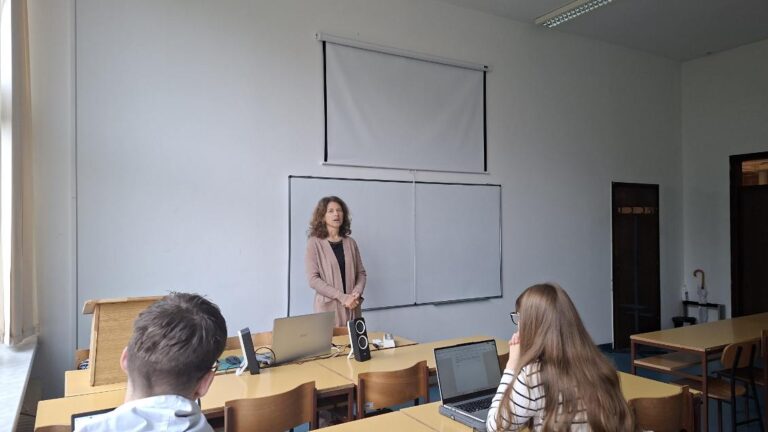 Študenti slavistike spoznavali, kako nastajajo govorni korpusi